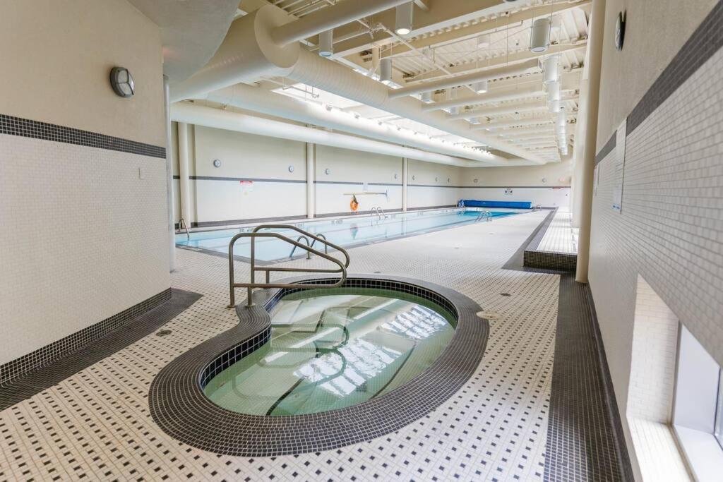Downtown King Suite-Surround Views-Pool/Gym/Parkng バンクーバー エクステリア 写真